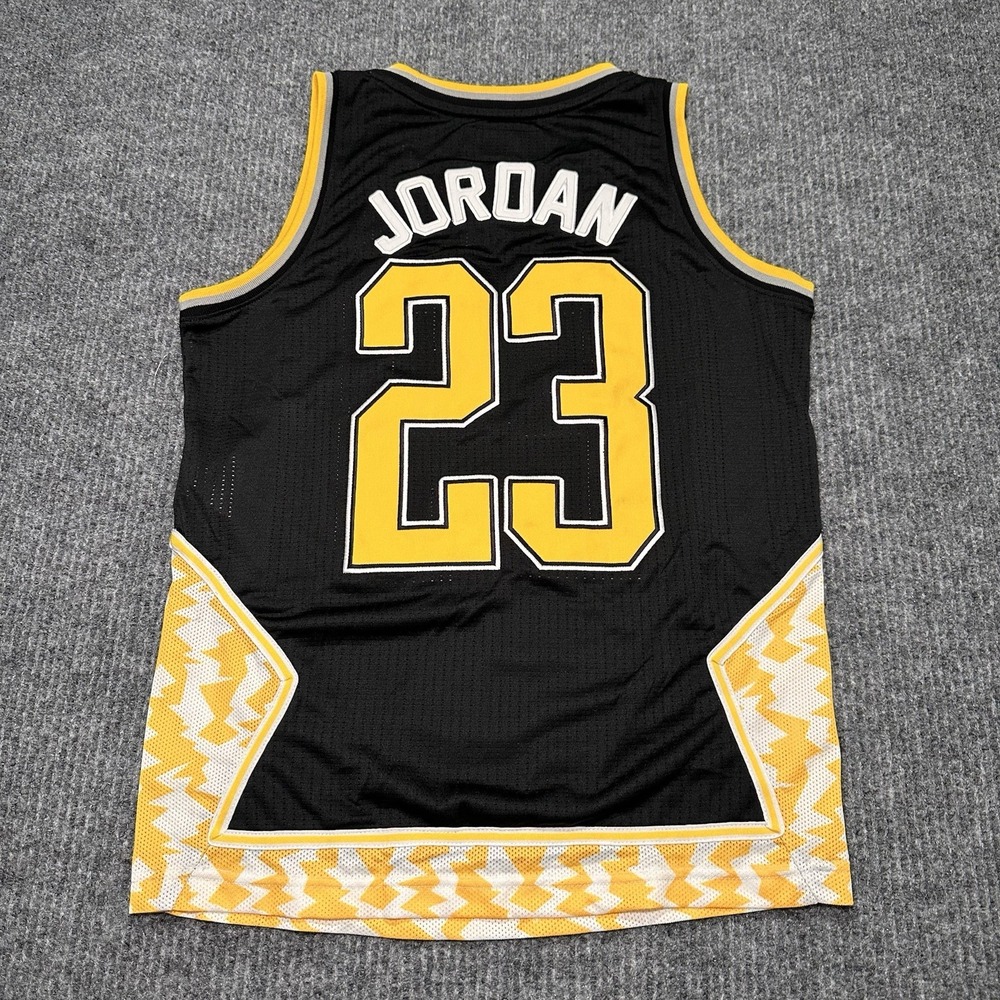 Michael Jordan #23 Jersey Black And Yellow Youth Size‎ Large